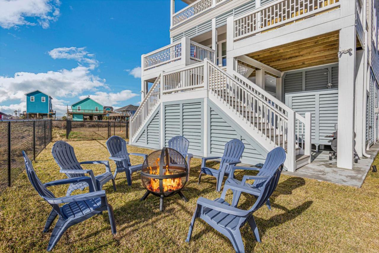 Luxury Beach House Glow In Dark Golf Game Room Bolivar Peninsula Exterior photo