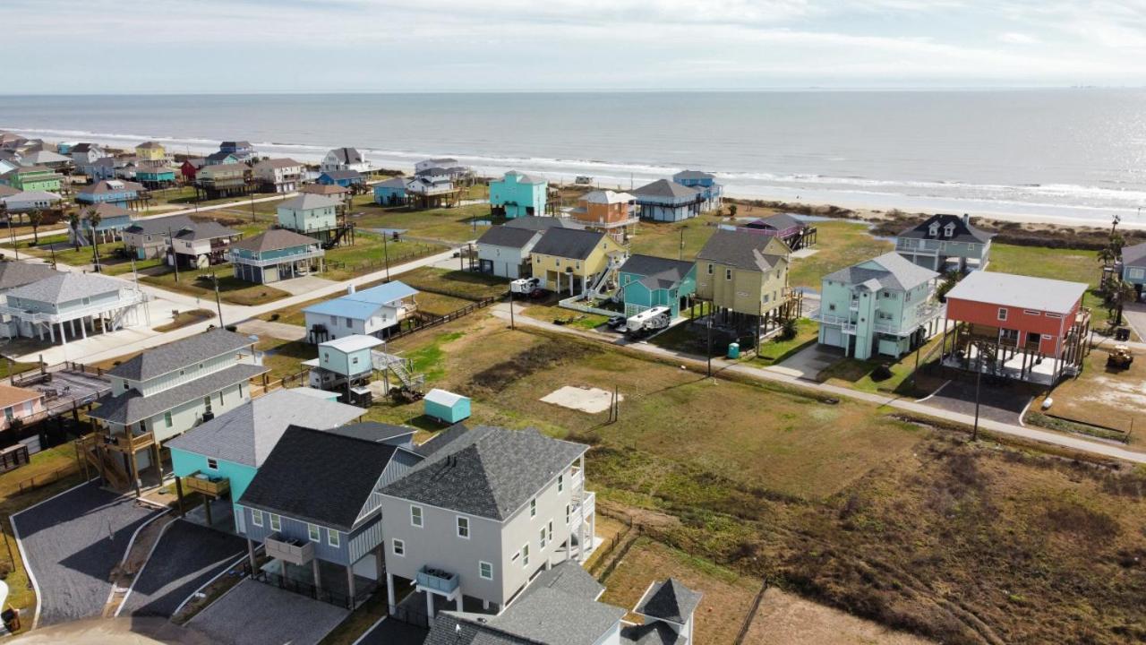 Luxury Beach House Glow In Dark Golf Game Room Bolivar Peninsula Exterior photo