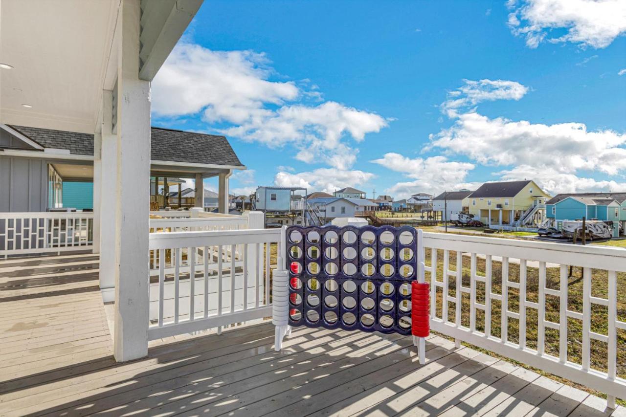 Luxury Beach House Glow In Dark Golf Game Room Bolivar Peninsula Exterior photo